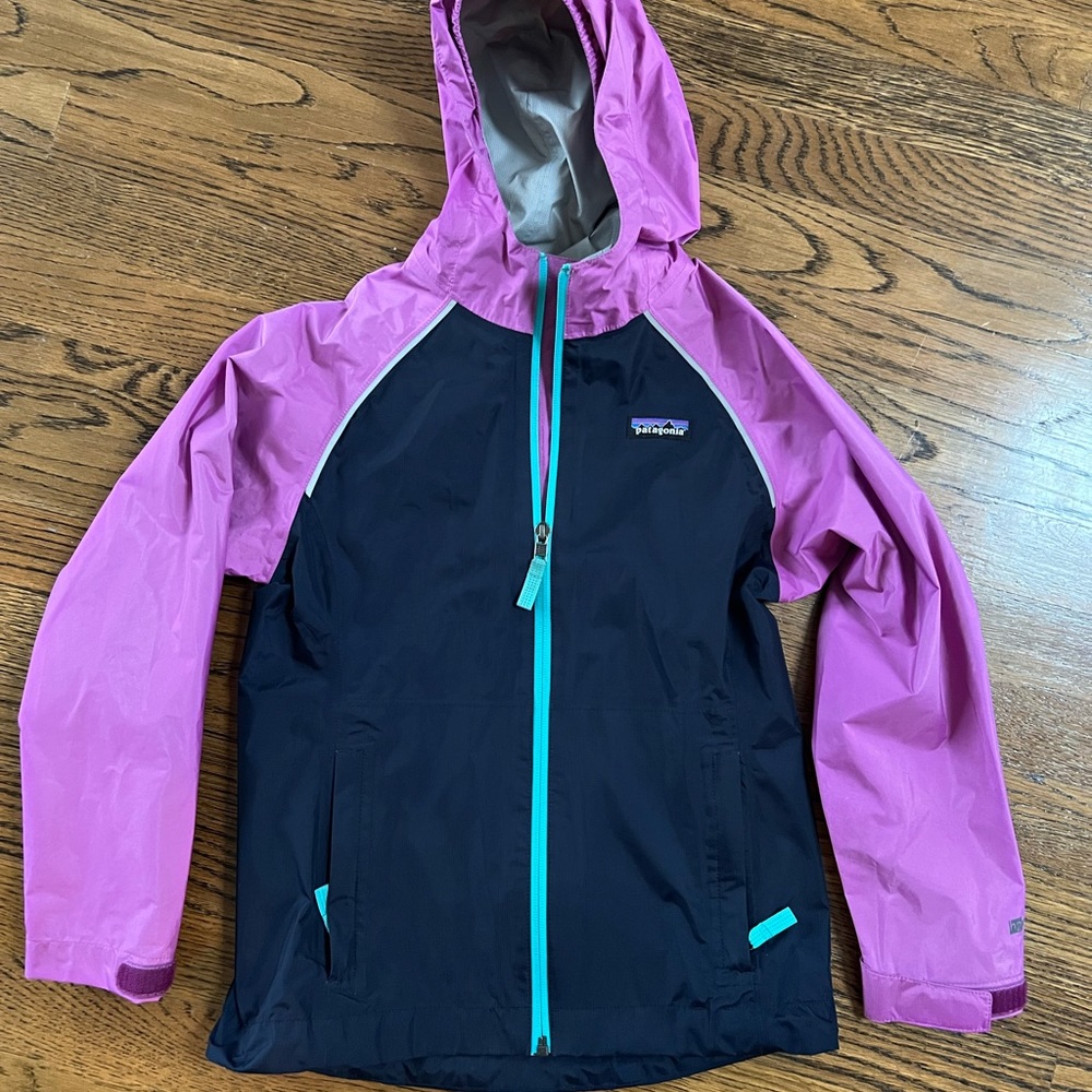 Patagonia Girls Raincoat, size Small